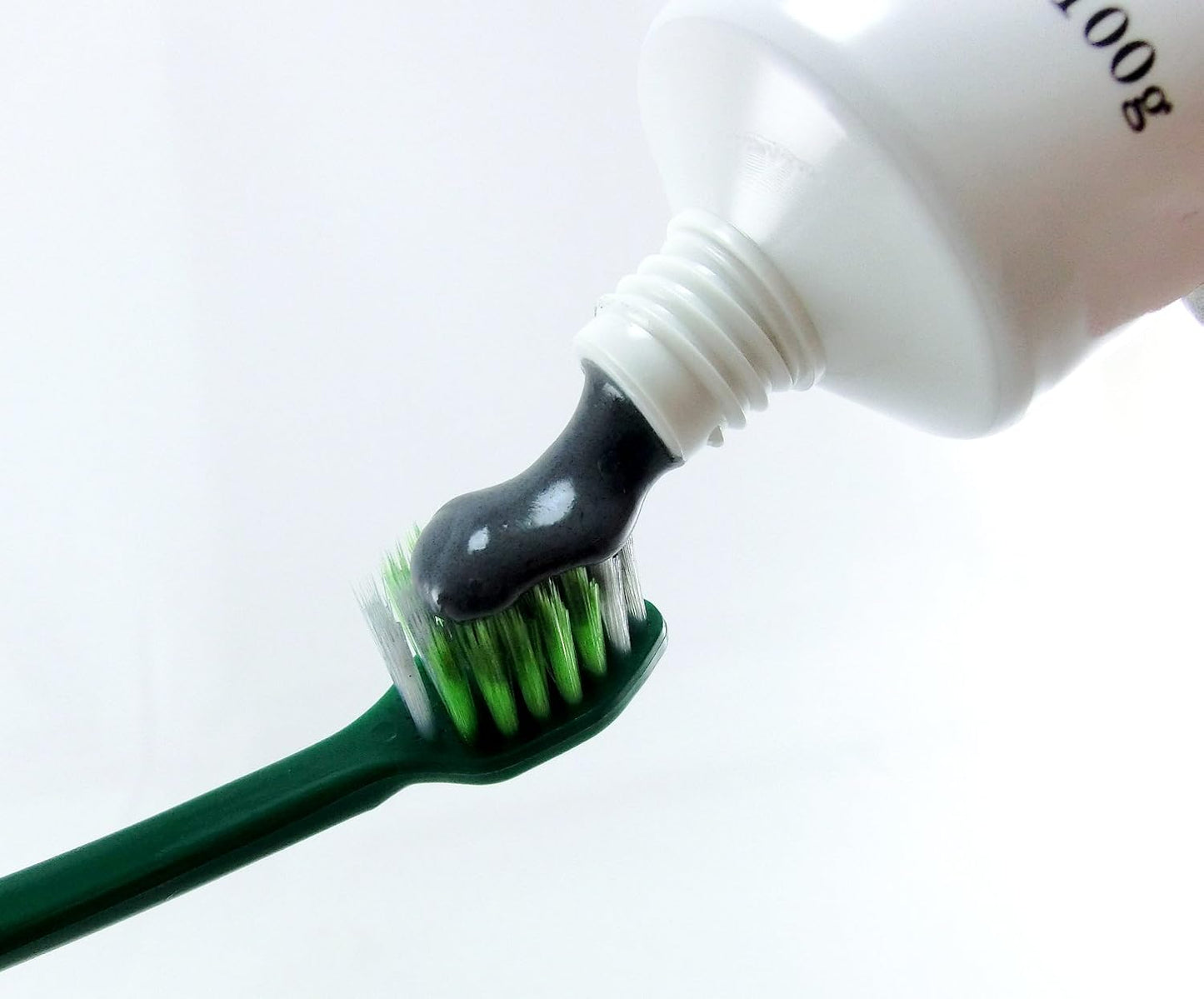 Charcoal Toothpaste (Cleaning Agent) for Fresh Breath 100ｇ