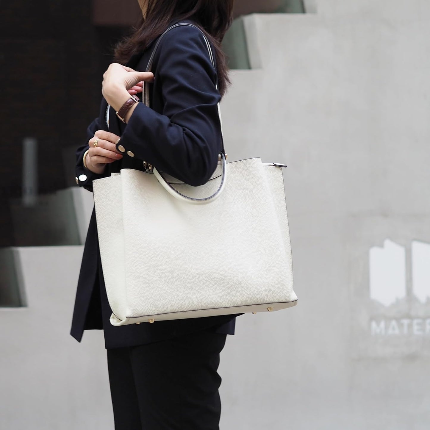 Guscio Italy 171033 2-Way Tote Bag Featured in Oggi Magazine, High-Quality PU Leather, Elegant Square Handbag with Bit Parts for Women