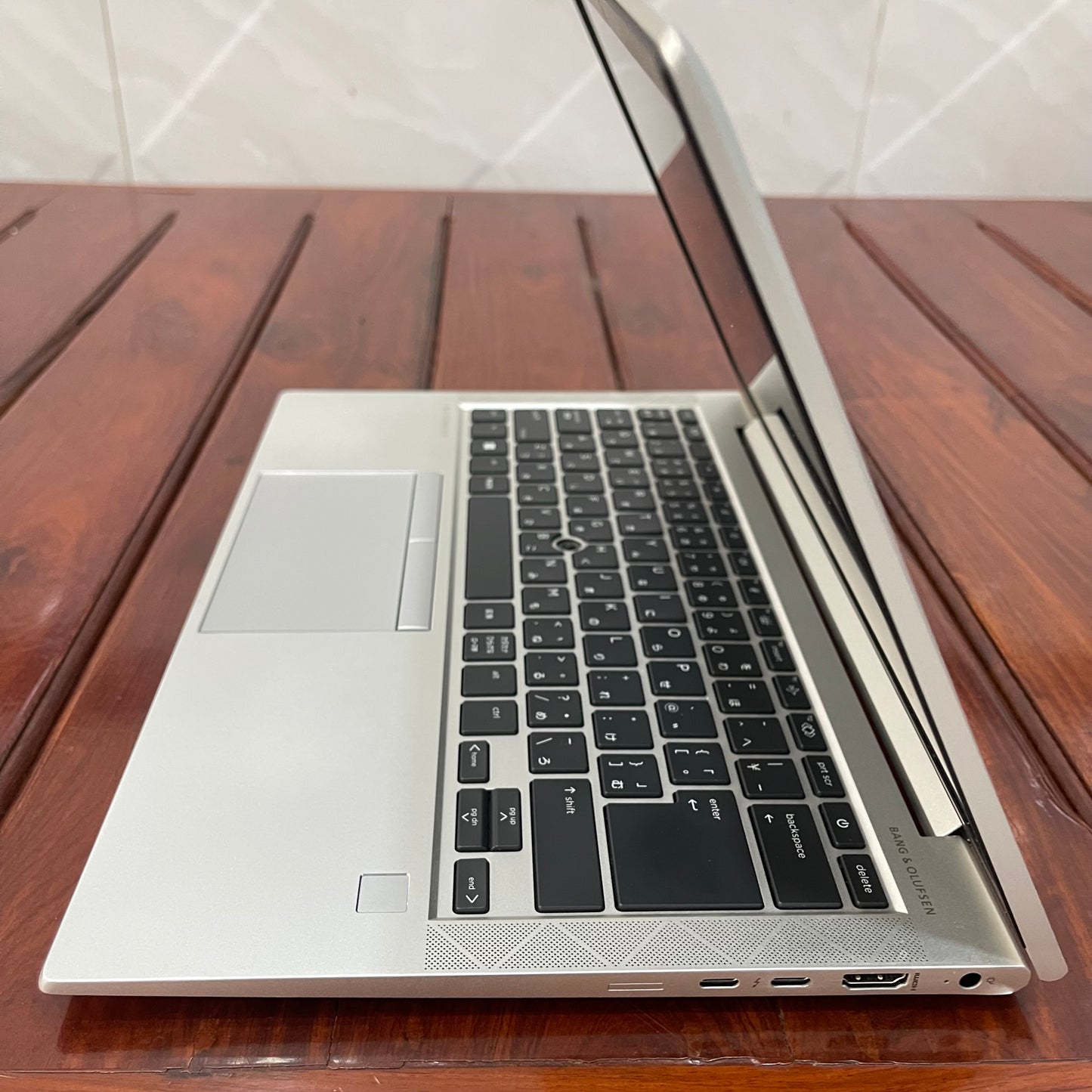 HP EliteBook 840 G8 ជំនាន់ទី 11 Win 11 Genuine License